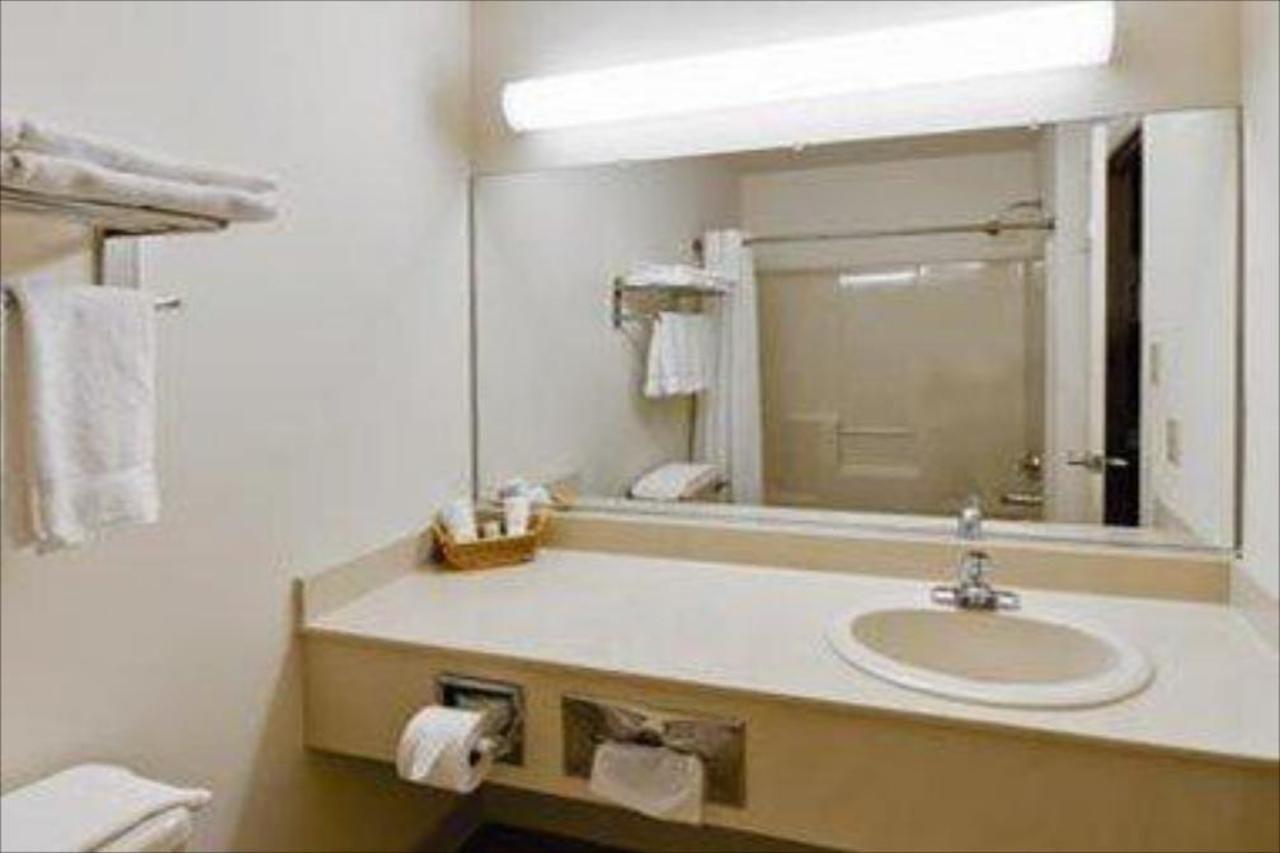 Hawthorn Suites By Wyndham Allentown-Fogelsville Room photo