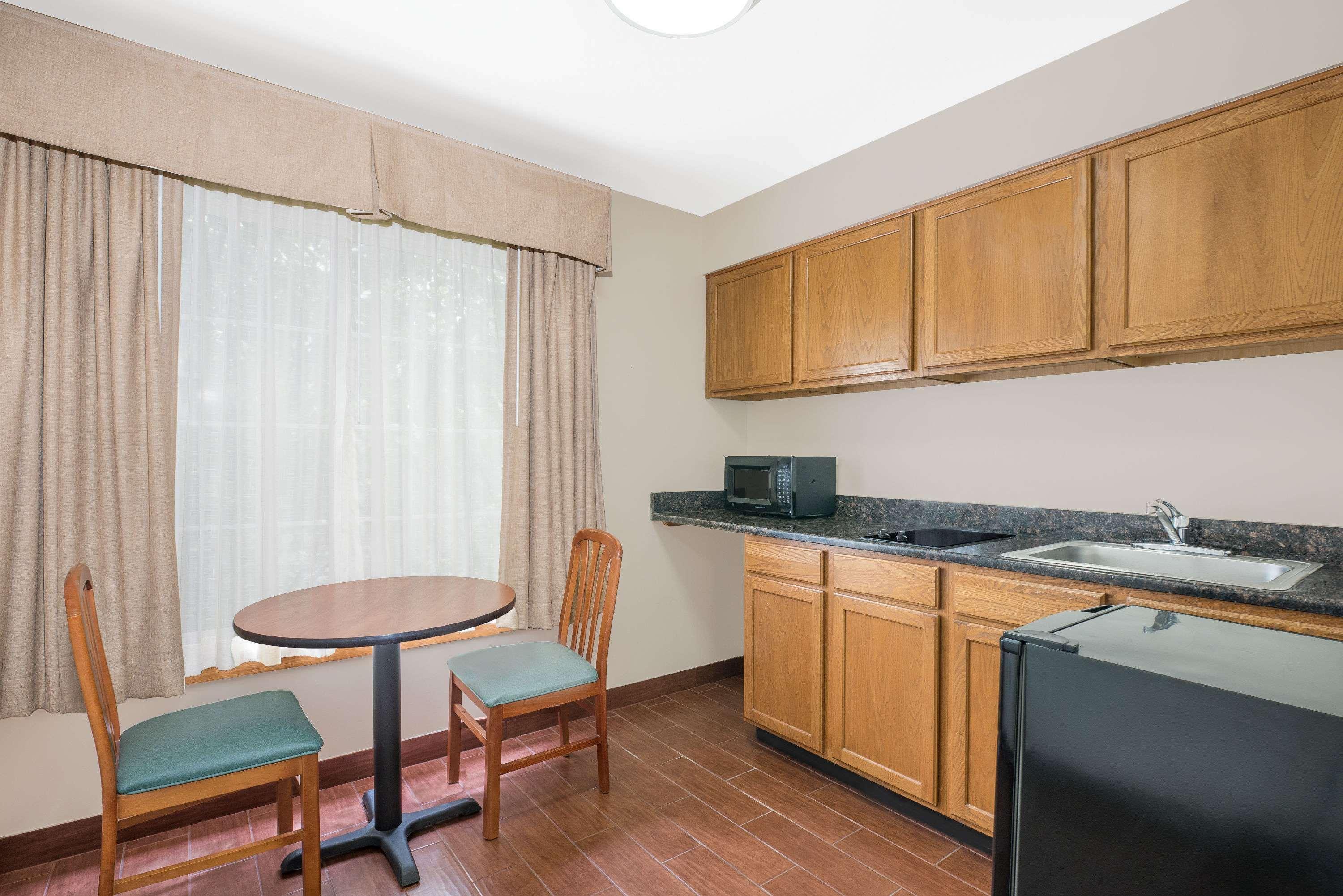 Hawthorn Suites By Wyndham Allentown-Fogelsville Exterior photo
